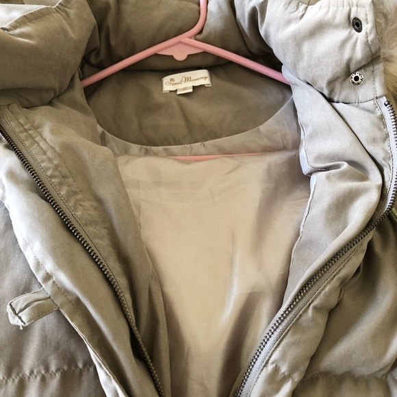 Super warm coat with fur trim on hood. - Picture 4 of 4